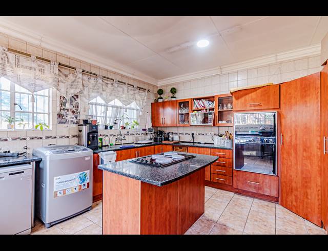 5 BEDROOM HOUSE FOR SALE IN AMANDASIG
